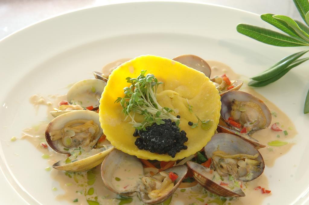 Fortina Spa Resort Слима Экстерьер фото Clam chowder with caviar