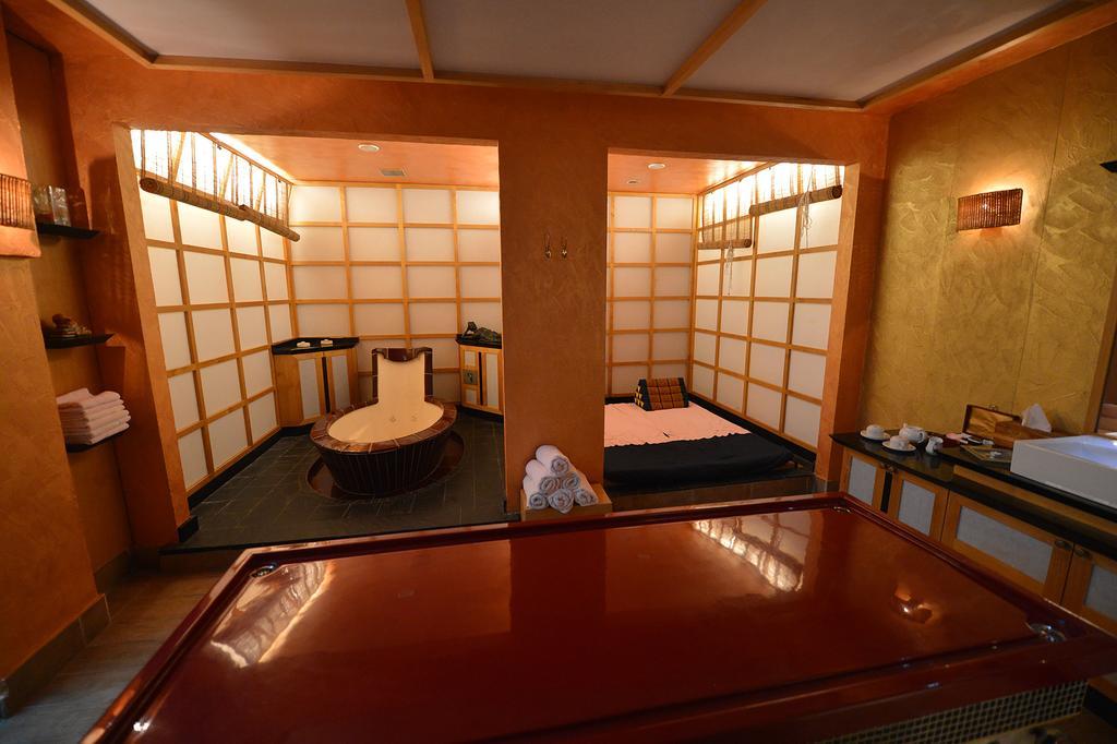 Fortina Spa Resort Слима Экстерьер фото A private onsen