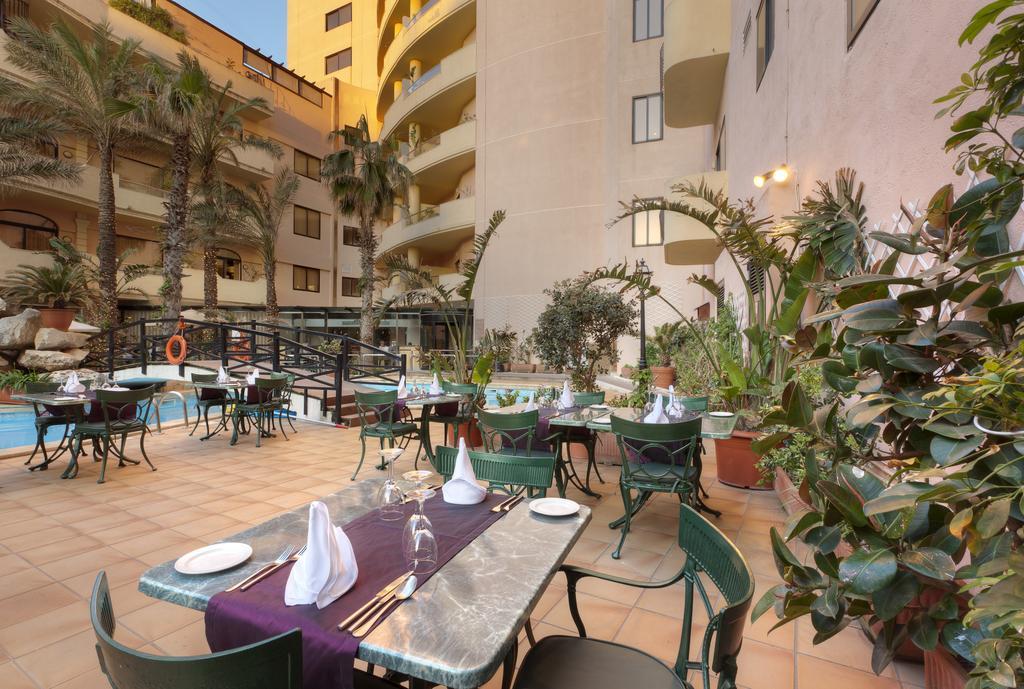 Fortina Spa Resort Слима Экстерьер фото The hotel's restaurant