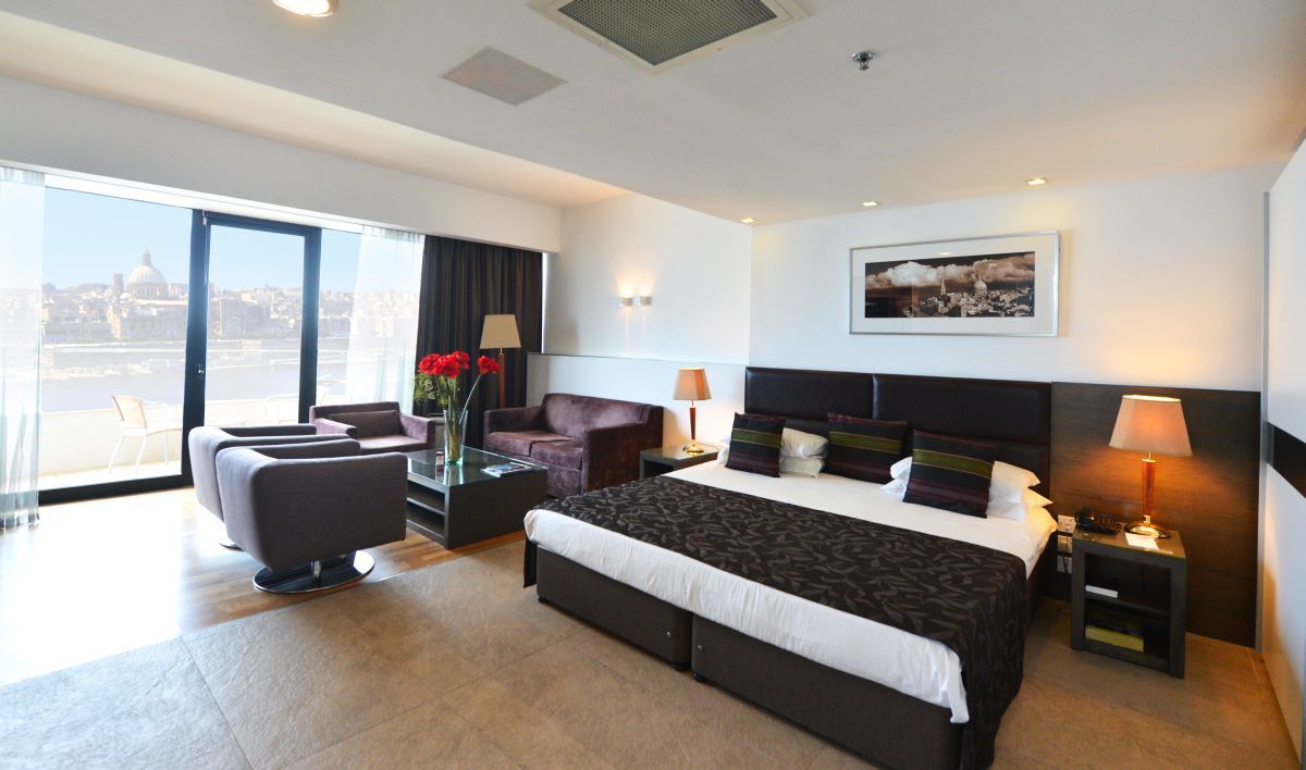 Fortina Spa Resort Слима Экстерьер фото A suite at the hotel