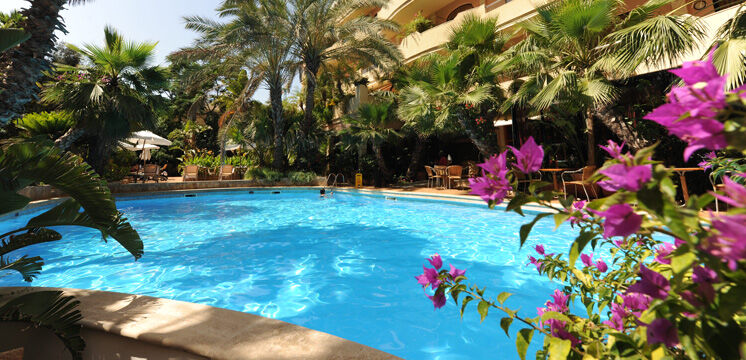 Fortina Spa Resort Слима Экстерьер фото The pool at the hotel